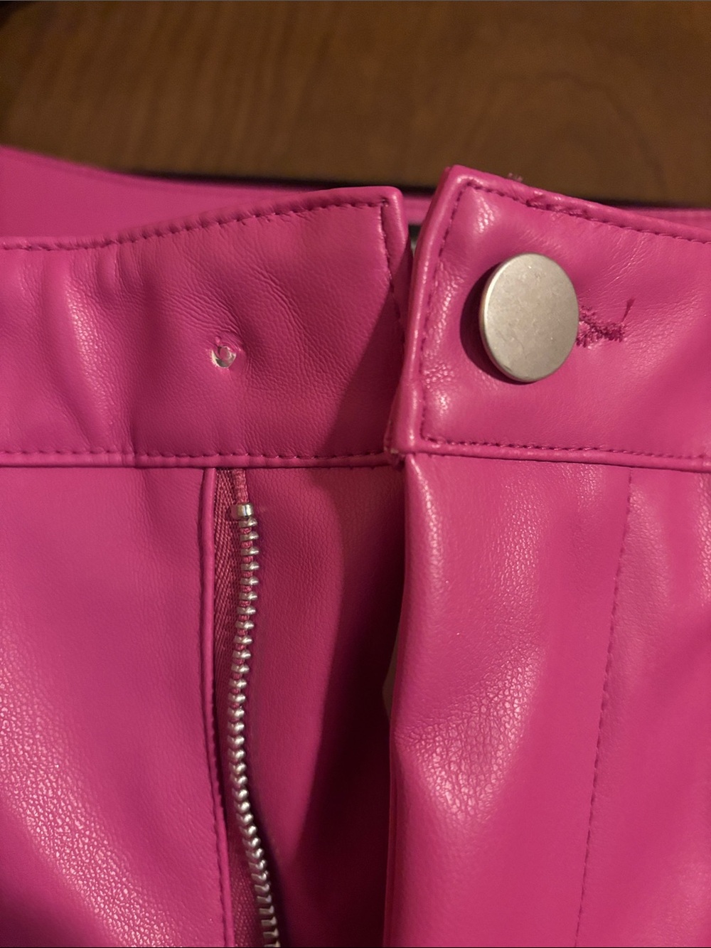 Pink pleather long pants - Picture 3 of 4